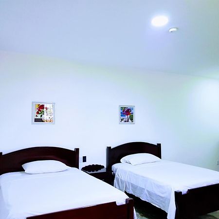 Day And Night Hotel เบลโมแพน ภายนอก รูปภาพ